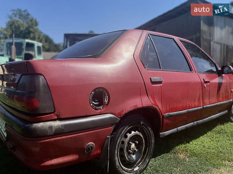 Седан Renault 19 1993 в Теофіполі