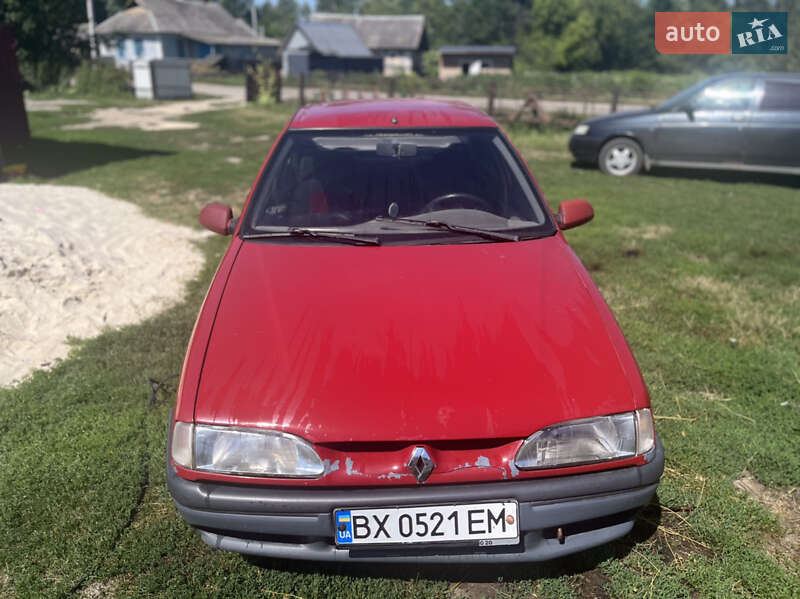 Седан Renault 19 1993 в Теофіполі