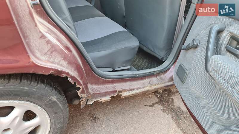 Седан Renault 19 1995 в Києві фото 10 Седан Renault 19 1995 в Києві