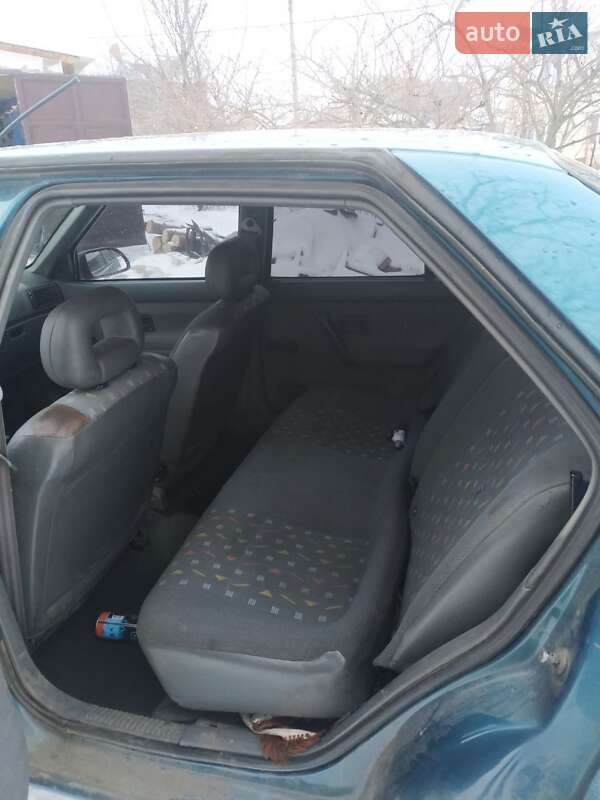 Седан Renault 19 1993 в Дергачах