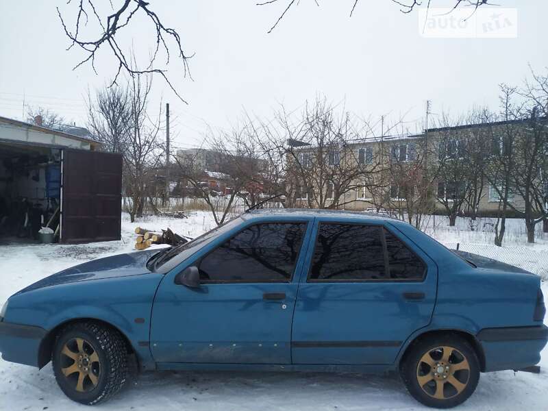 Седан Renault 19 1993 в Дергачах