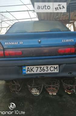 Хетчбек Renault 19 1998 в Каланчаку