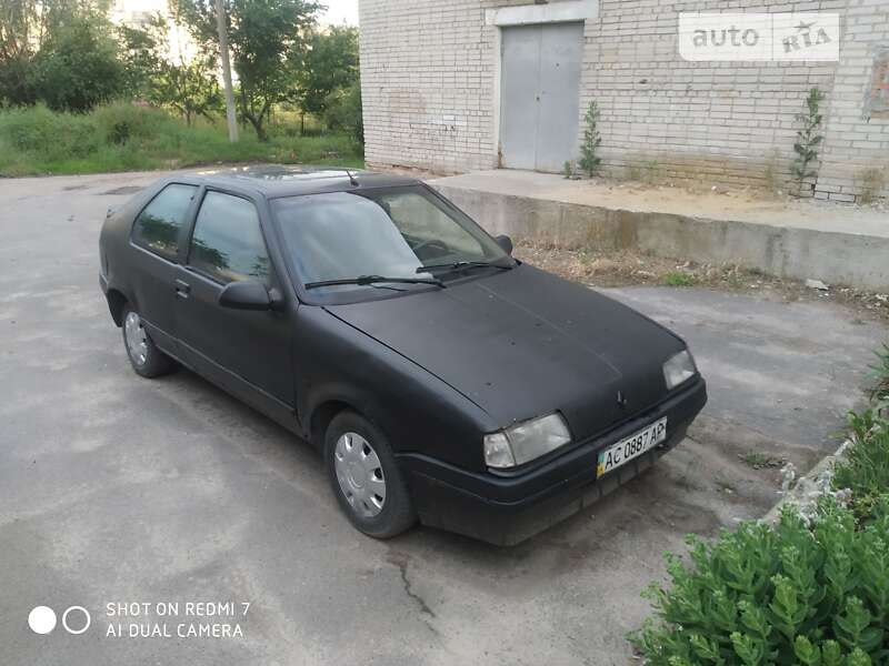 Хэтчбек Renault 19 1989 в Нововолынске