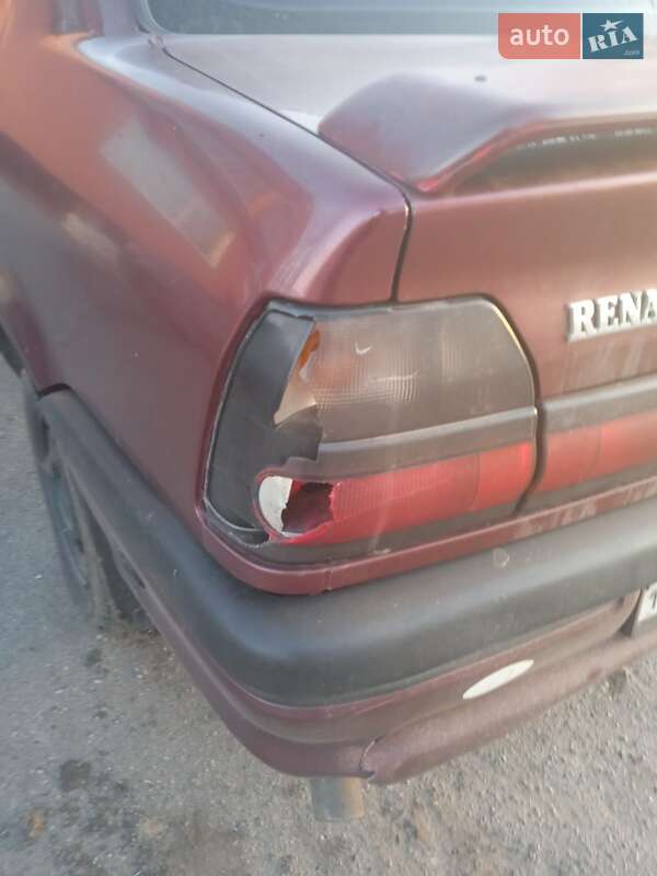 Седан Renault 19 1994 в Шишаки