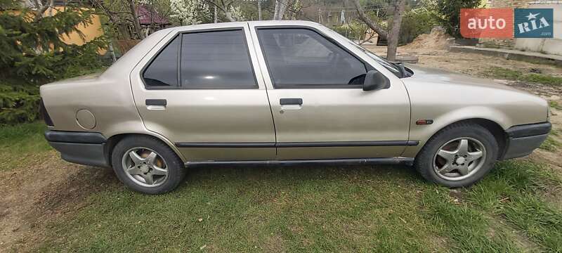 Хэтчбек Renault 19 1998 в Калиновке