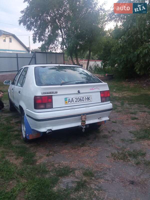 Хетчбек Renault 19 1990 в Тетієві
