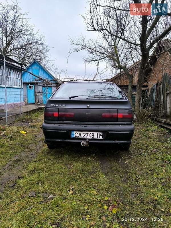 Хетчбек Renault 19 1992 в Соболівці