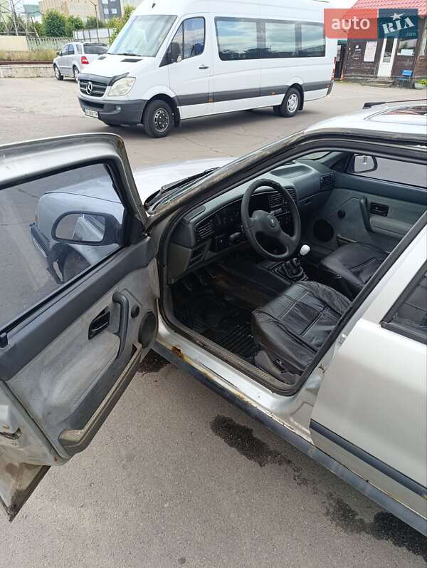 Седан Renault 19 1993 в Білій Церкві