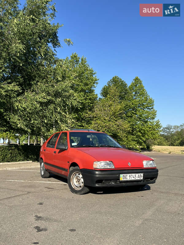 Хэтчбек Renault 19 1991 в Южноукраинске