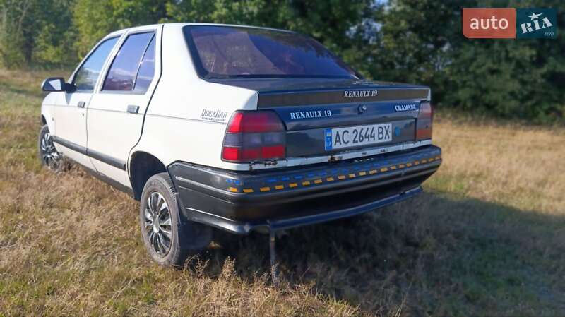 Седан Renault 19 1991 в Зарічному