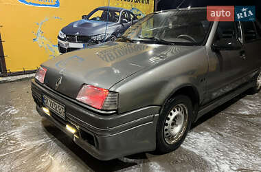 Хэтчбек Renault 19 1990 в Прилуках