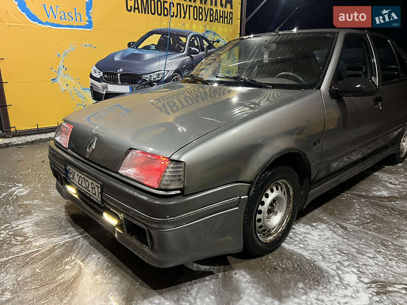 Хэтчбек Renault 19 1990 в Прилуках