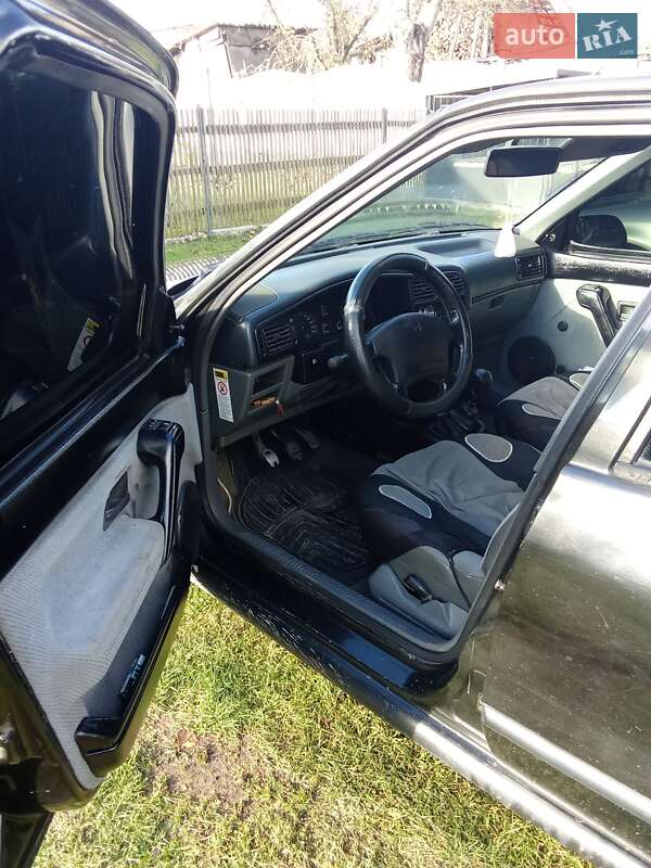 Хэтчбек Renault 19 1995 в Львове