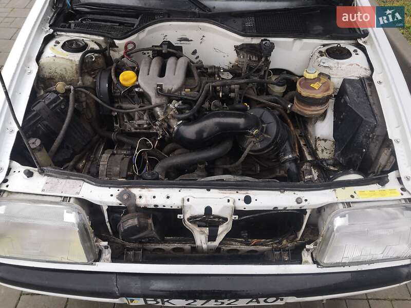 Хетчбек Renault 19 1991 в Здолбуніві фото 18 Хетчбек Renault 19 1991 в Здолбуніві