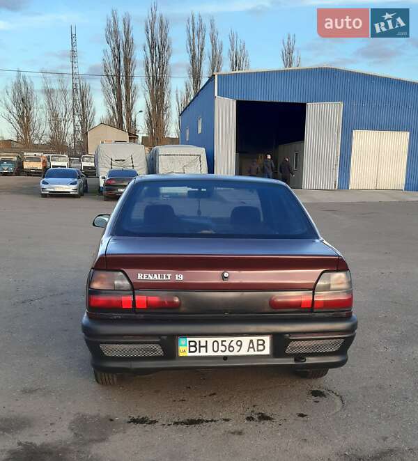 Седан Renault 19 1993 в Николаеве