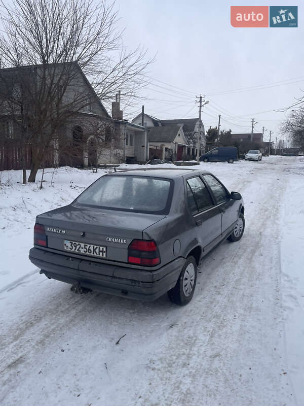 Седан Renault 19 1992 в Умани фото 3 Седан Renault 19 1992 в Умани