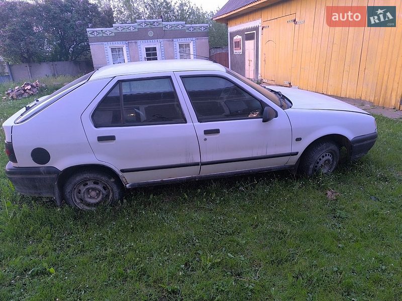 Хэтчбек Renault 19 1994 в Черновцах