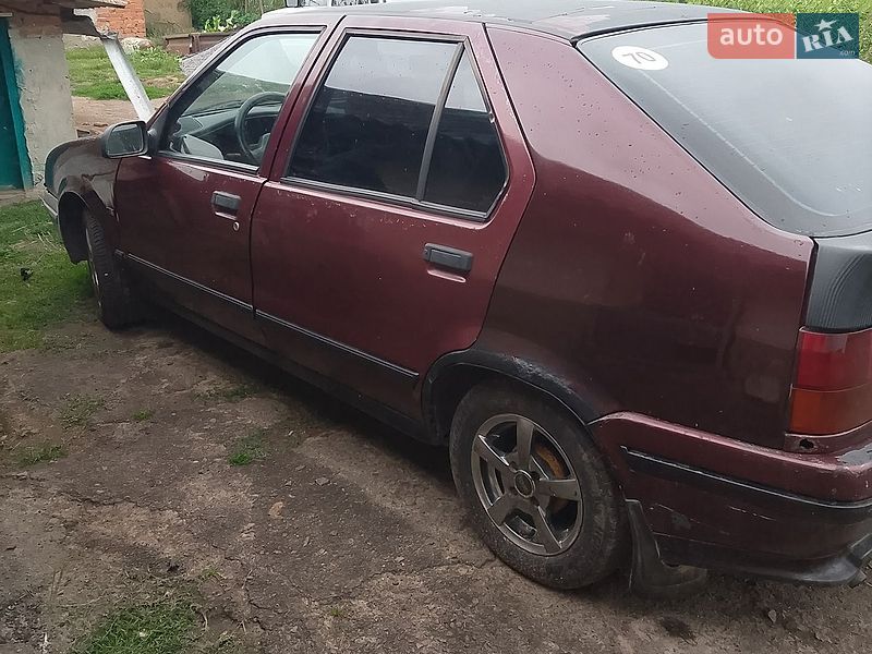 Седан Renault 19 1989 в Львове