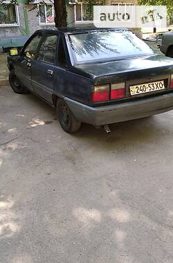 Седан Renault 21 1987 в Запорожье