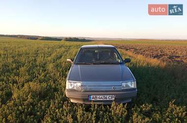 Седан Renault 21 1987 в Томашполі