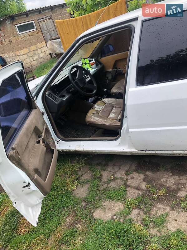 Седан Renault 21 1989 в Вознесенську