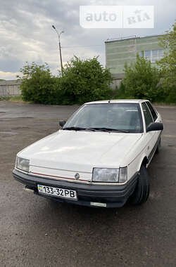 Седан Renault 21 1987 в Ровно