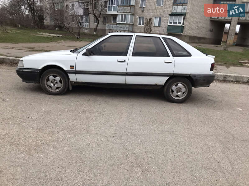 Хетчбек Renault 21 1990 в Первомайську