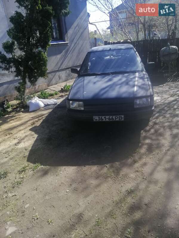 Седан Renault 21 1988 в Ровно