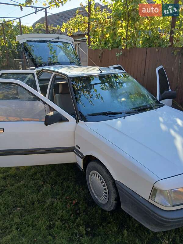 Хэтчбек Renault 21 1990 в Ракошине