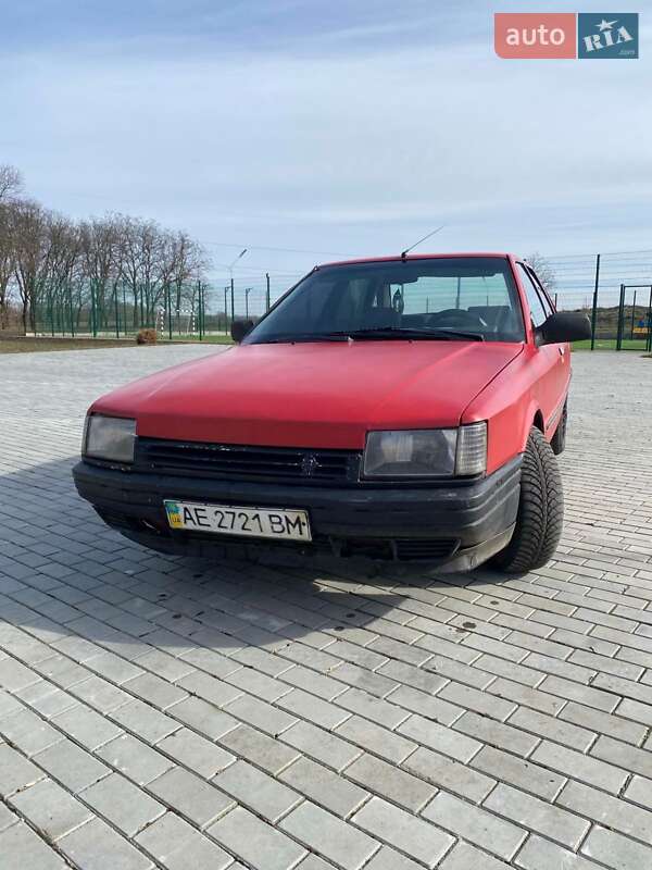 Седан Renault 21 1988 в Жовтих Водах