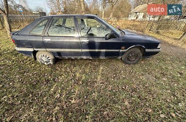 Хэтчбек Renault 21 1990 в 