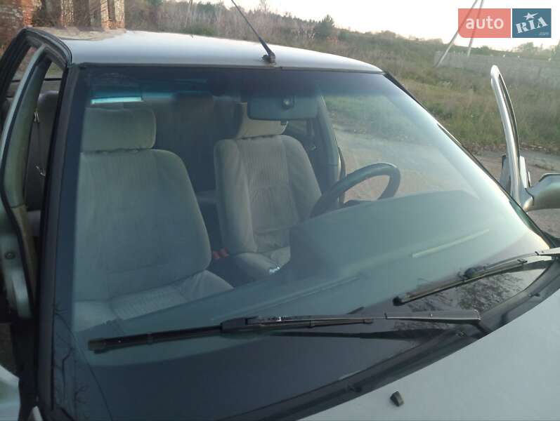 Седан Renault 21 1988 в Радивилове