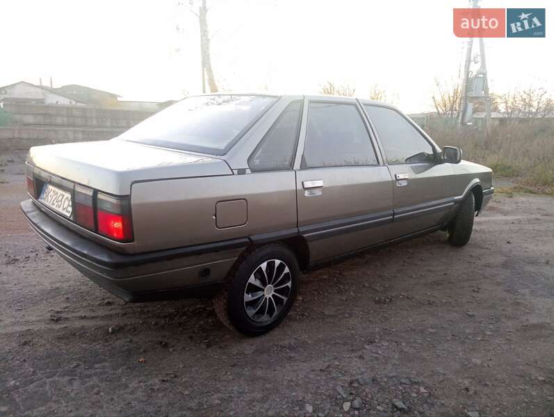 Седан Renault 21 1988 в Радивилове