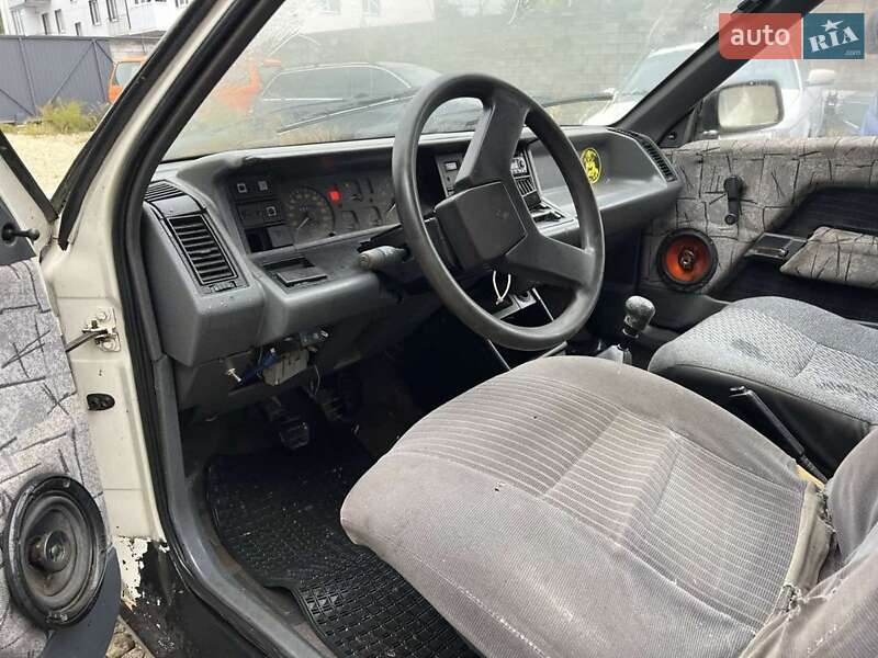 Седан Renault 21 1988 в Кременці