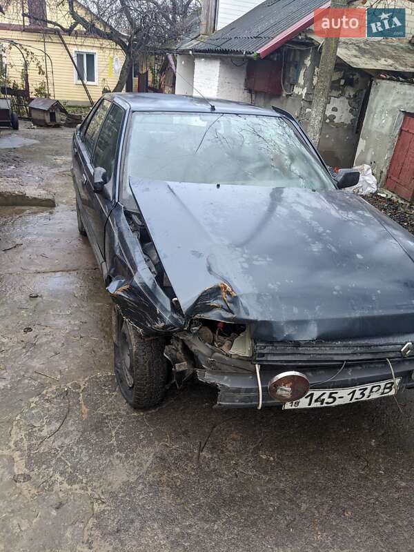Седан Renault 21 1990 в Ровно