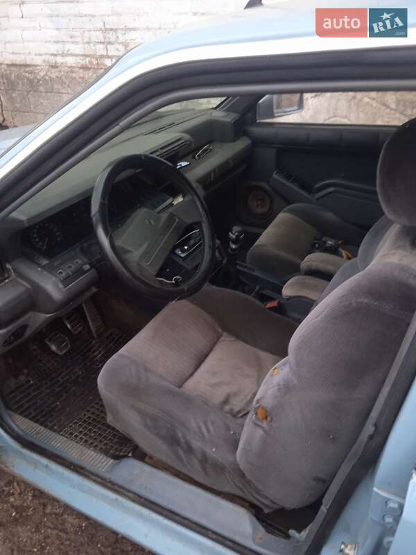 Хэтчбек Renault 25 1990 в Знаменке