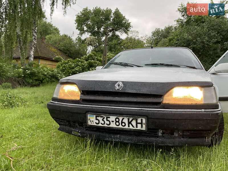 Хэтчбек Renault 25 1991 в Прилуках