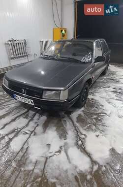 Хэтчбек Renault 25 1988 в Бобринце
