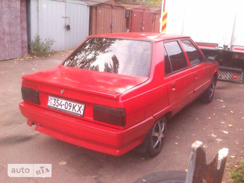 Седан Renault 9 1988 в Бобровице