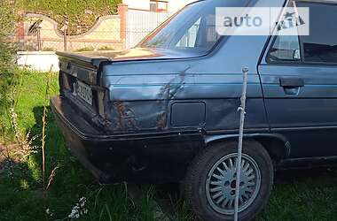 Седан Renault 9 1988 в Львове