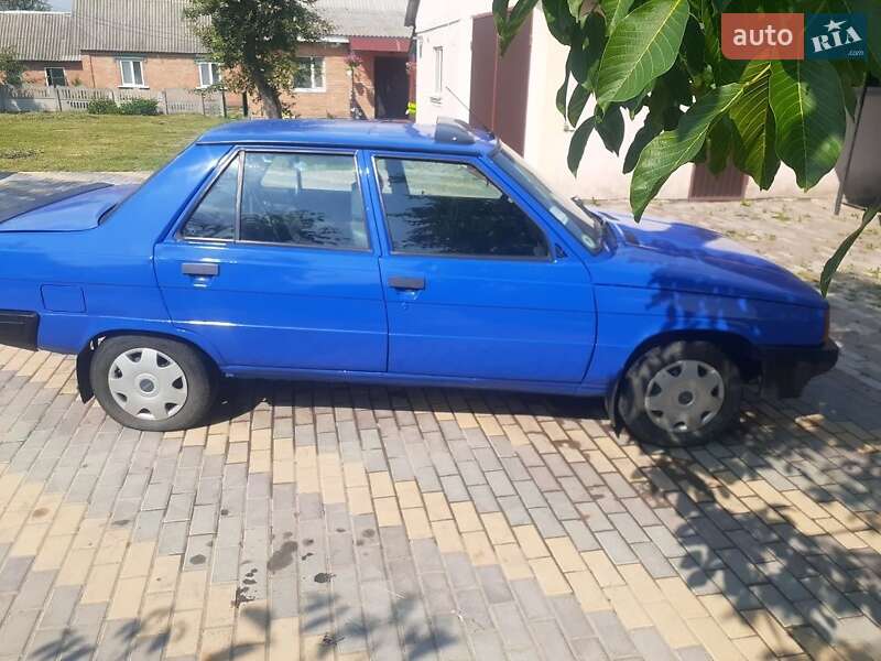 Седан Renault 9 1985 в Хмельницком