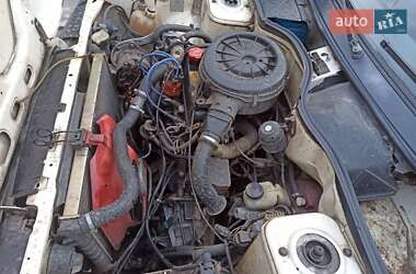 Седан Renault 9 1986 в 