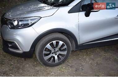 Позашляховик / Кросовер Renault Captur 2017 в Дніпрі