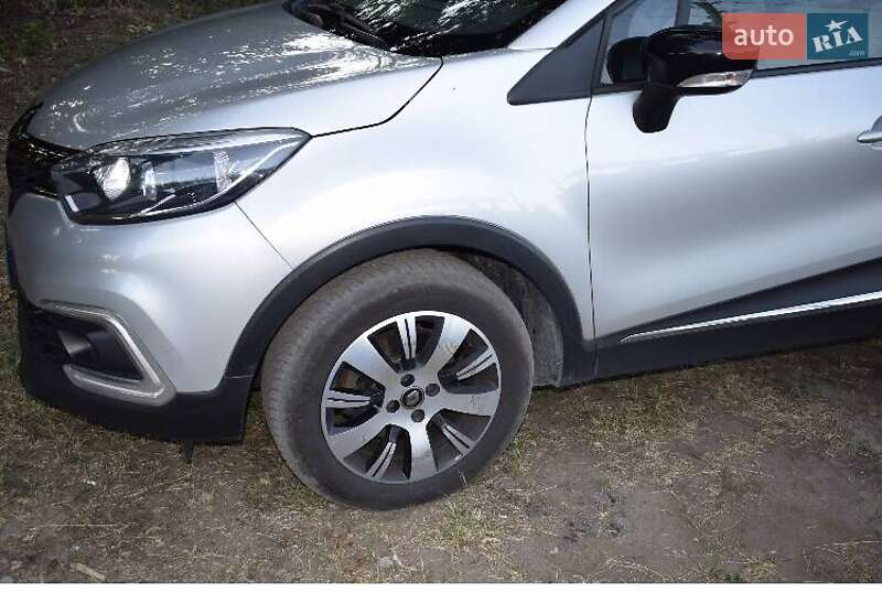 Позашляховик / Кросовер Renault Captur 2017 в Дніпрі