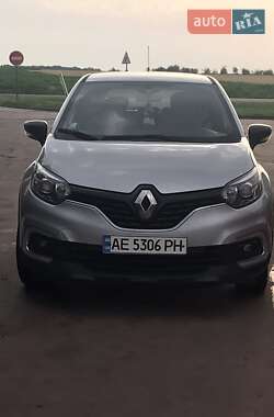 Позашляховик / Кросовер Renault Captur 2017 в Дніпрі