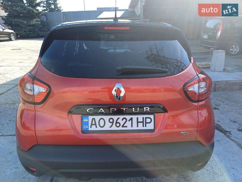 Внедорожник / Кроссовер Renault Captur 2016 в Ужгороде