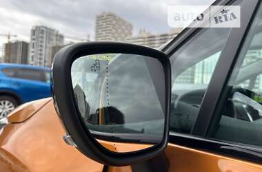 Внедорожник / Кроссовер Renault Captur 2019 в Киеве