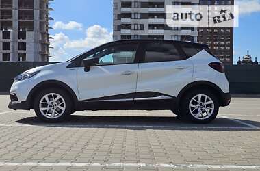 Позашляховик / Кросовер Renault Captur 2018 в 