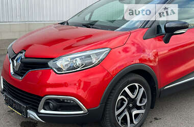 Позашляховик / Кросовер Renault Captur 2016 в Ковелі