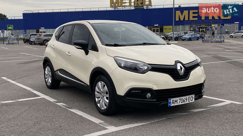 Внедорожник / Кроссовер Renault Captur 2015 в 